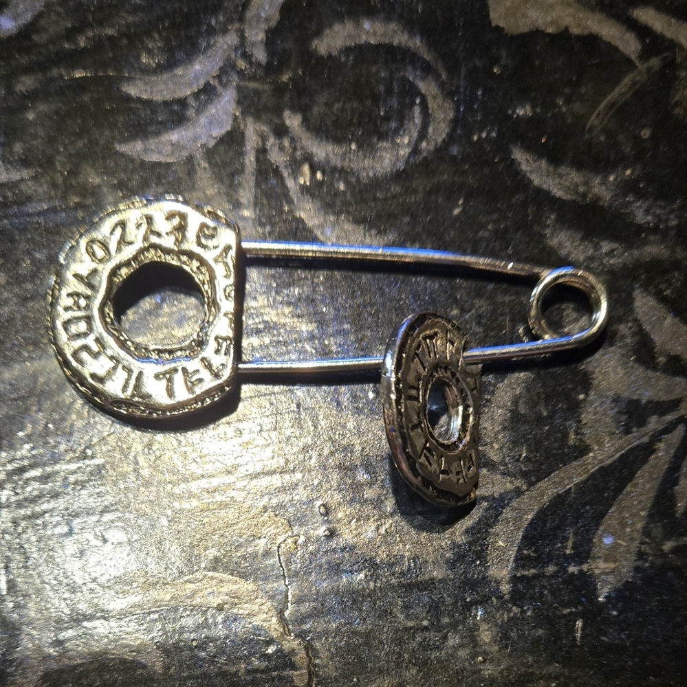 Silver Kilt Pin Brooch Safety Pin